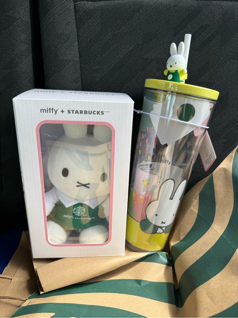 RARE LIMITED EDITION MIFFY X STARBUCKS VENTI 24 OZ WATER BOTTLE & BOX PLUSH